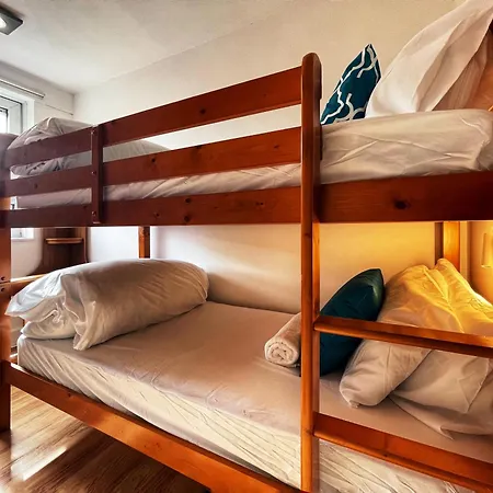 Ethan's Place In Mile End - 2 Double Beds, 1 Bunk Bed, Max 6, Spacious, Ideal For Families * London