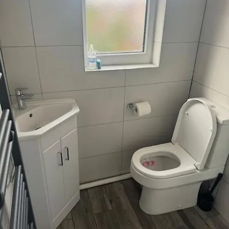 Apartment Modern Free Parking Close To Station