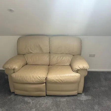 Modern Free Parking Close To Station Apartment *
