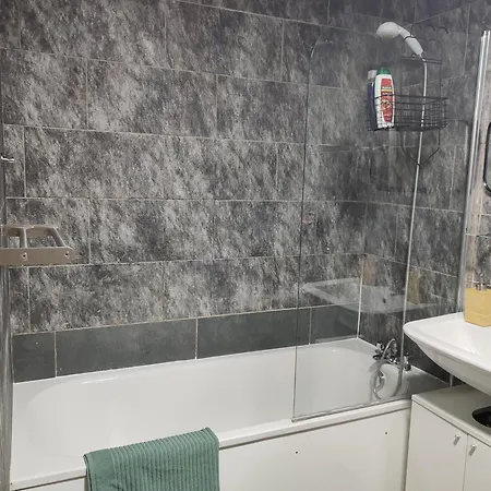 Two Bedroom In Queensway, W2, Apartment London