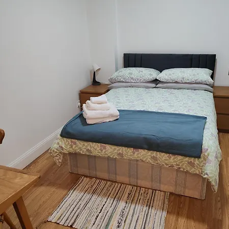 Two Bedroom In Queensway, W2, Apartment *