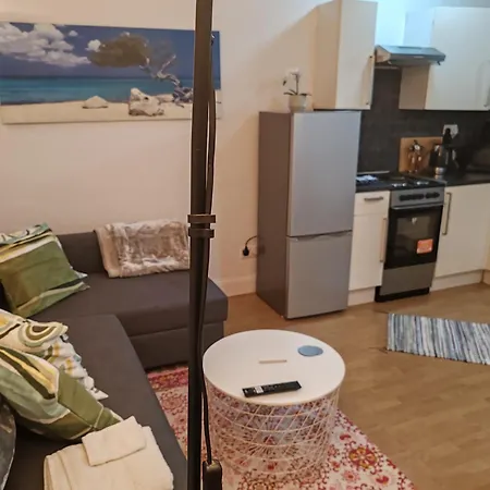 Two Bedroom In Queensway, W2, Apartment London
