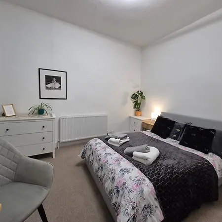 Apartment Stylish And Bright Flat In N8 Turnpike Lane - Piccadilly Line