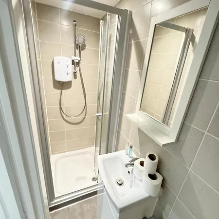 Accessible Near Central Apartment *