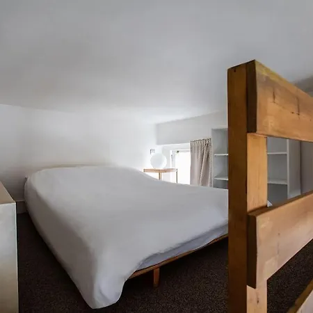 Harrington Gardens Apartment *