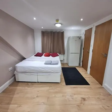 Flat, Heathrow, Free Parking, Netflix * Hounslow