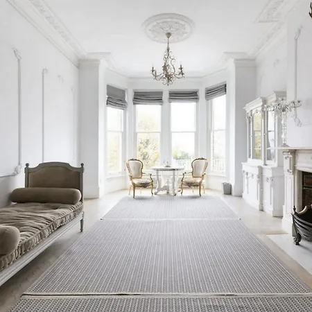 7br Holiday In Near Hyde Park- If You Want To Book, Please Contact On Wh-ats-app - 0034-605-434-371 !!!! *