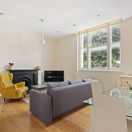 Stylish 1-bed Flat In Prime Kensington Location דירה לונדון