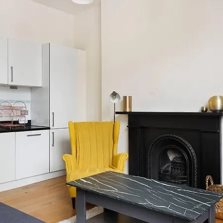 Stylish 1-bed Flat In Prime Kensington Location * לונדון