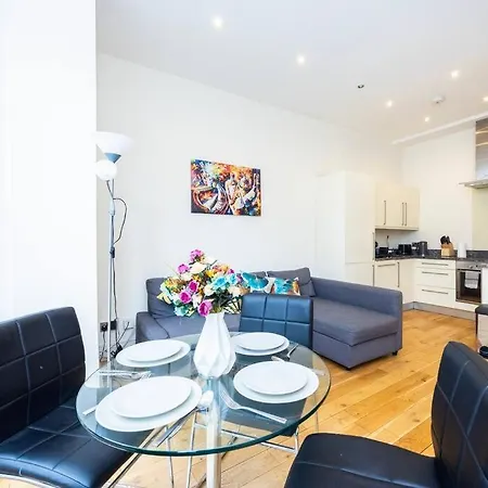 Apartment Comfy 2-bed Flat On Upper St - Next To Tube *