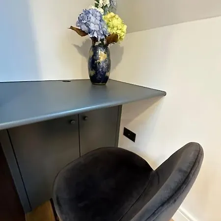 Apartment Flat 3 7a Lavender Hill