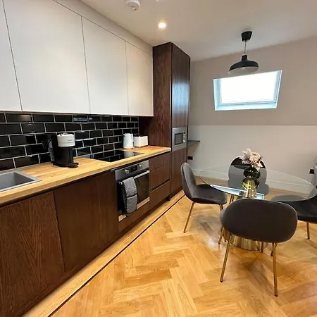 Flat 3 7a Lavender Hill Apartment *