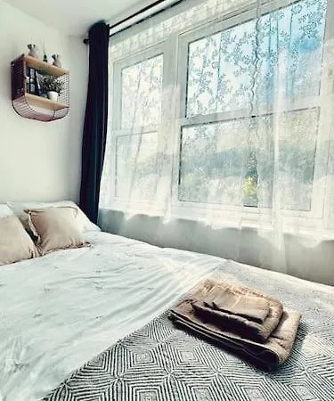 Cosy Flat Near Tower Bridge And Shard * 伦敦
