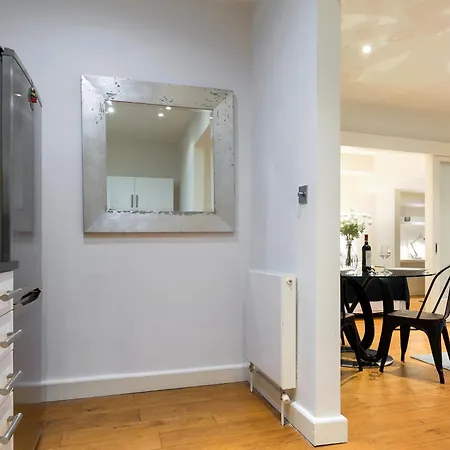 Hyde Park - Knightsbridge - Private Entrance *