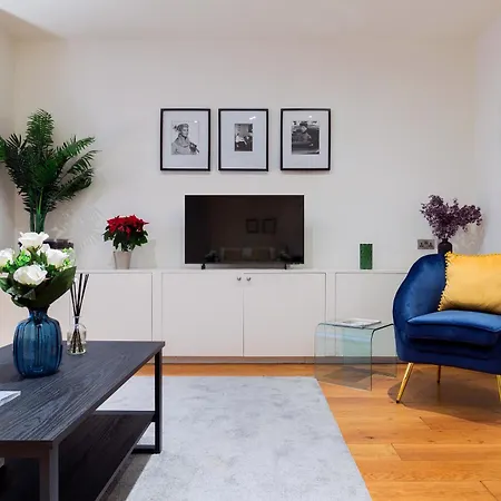 Hyde Park - Knightsbridge - Private Entrance *