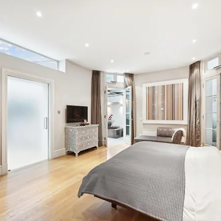 The Harrington - Gloucester Road - 4 Cornwall Gardens London