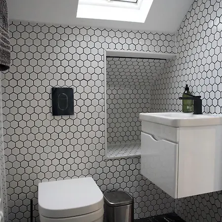 3 Bed House In The Heart Of Palmers Palmers Green