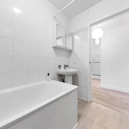 Apartment Goshen House London