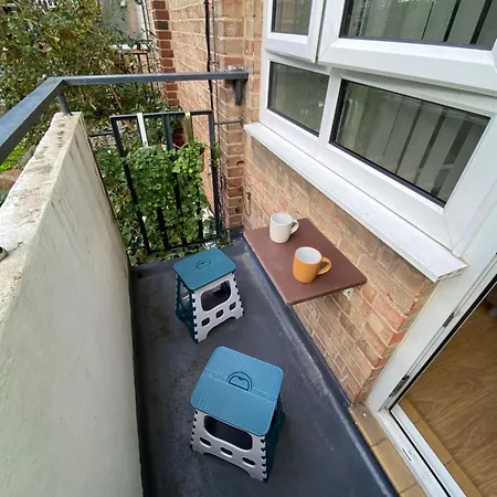 Flat In West Kensington