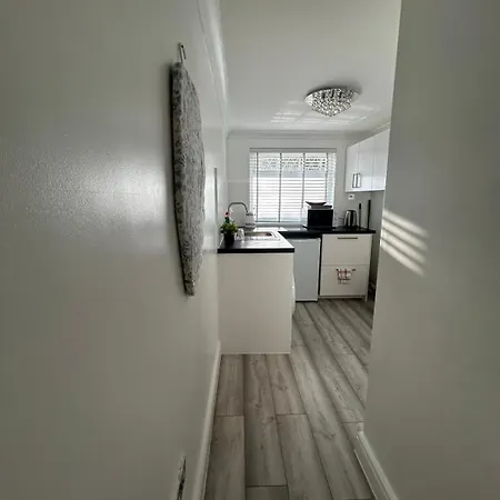 Sariyu Space Flat With Own Bathroom And Kichen *