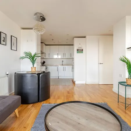 Cosy 2 Bedroom Flat By Wembley Stadium Apartment