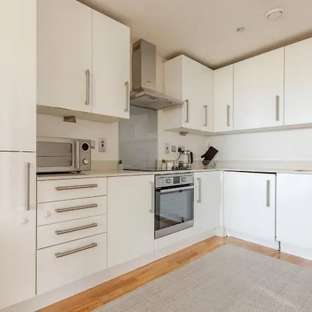 Cosy 2 Bedroom Flat By Wembley Stadium