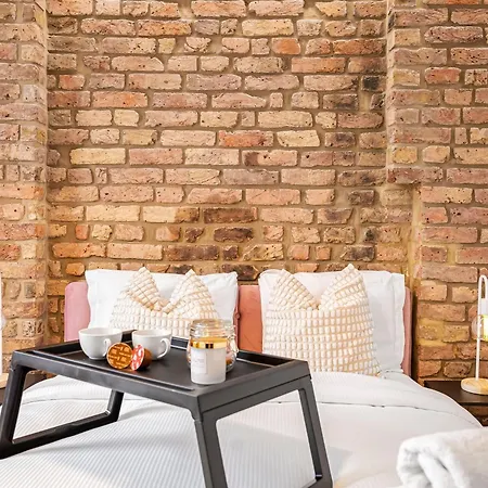 Stylish Modern By Livestay Short Lets & Serviced Nw6 * London