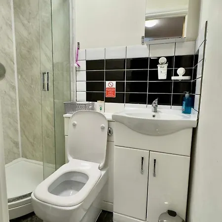 Acton High Street 6 * London