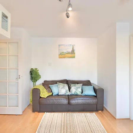 Silver Street Apartment London