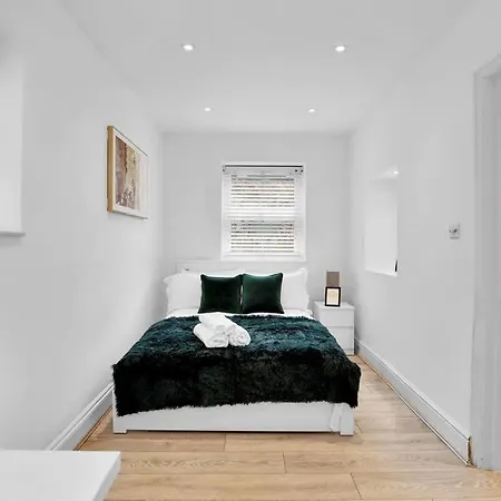 Apartment Stylish Camden Flat With Private Garden And Parking London