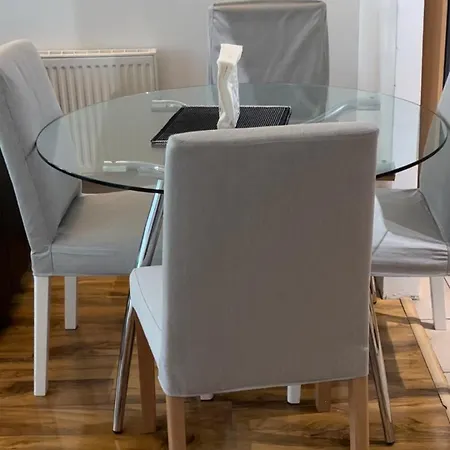 Lovely 2 Bedroom River View *