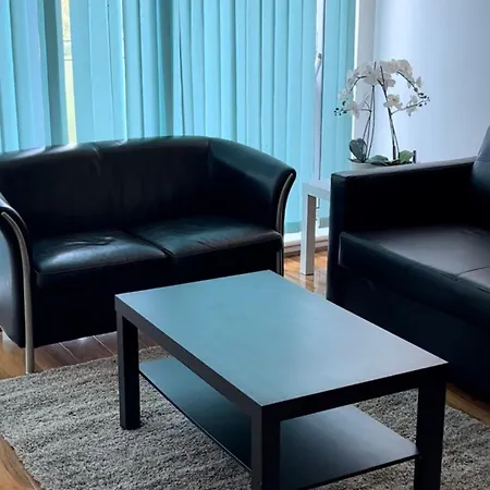 Lovely 2 Bedroom River View * London