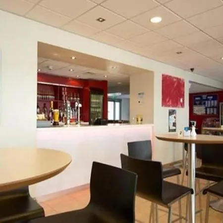 Travelodge Excel 3* London