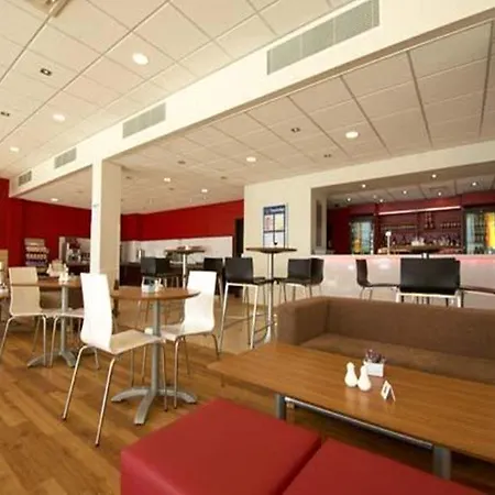 Travelodge Excel Hotel