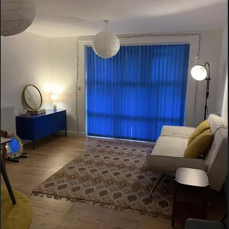 East Two Bedroom With Private Patio - Entire * London