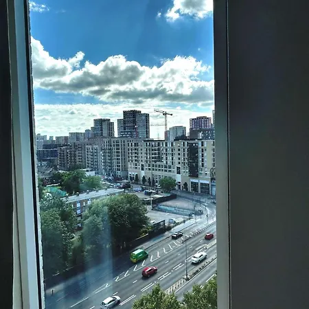 Oasis - Close To Center London