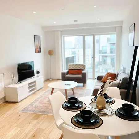 Oasis - Close To Center * London