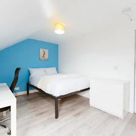 White Double Guest house London