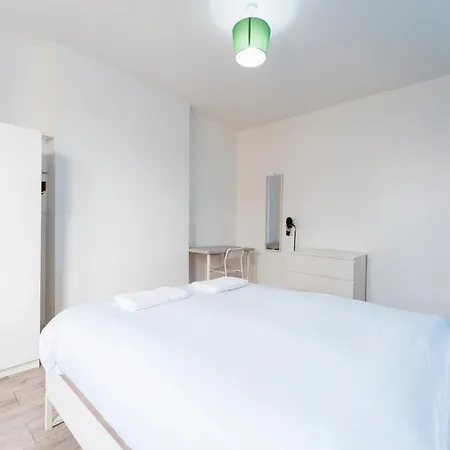 White Double Guest house *