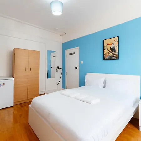 White Double Guest house *