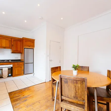 White Double Guest house London