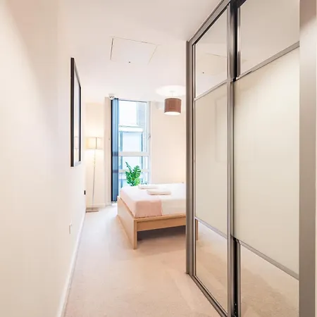 Barbican Apartment *