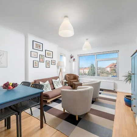 Madika Homes - Contractor Near Tube Station With Free Parking * Edgware