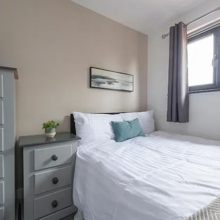 Peckham Large 2 Bath With Parking & Garden Apartment