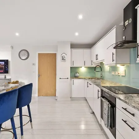 Luxury In London Apartment Brentford