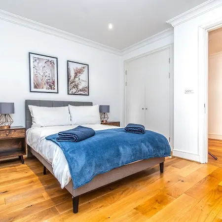 Lovely 2 Bedroom By The Docks Apartment London