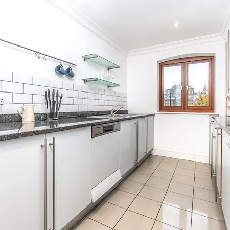 Lovely 2 Bedroom By The Docks London