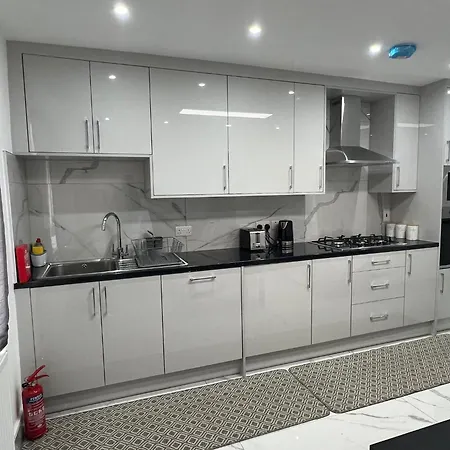 Homestay 93 New Road *