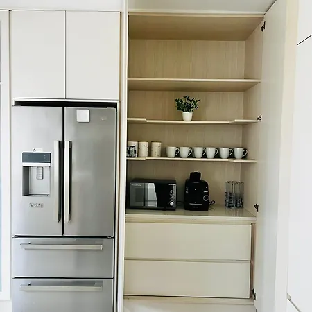 Holiday home Modern 5 Bed 3 Bath House *