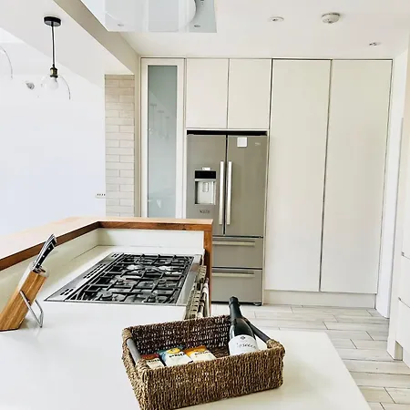 Holiday home Modern 5 Bed 3 Bath House